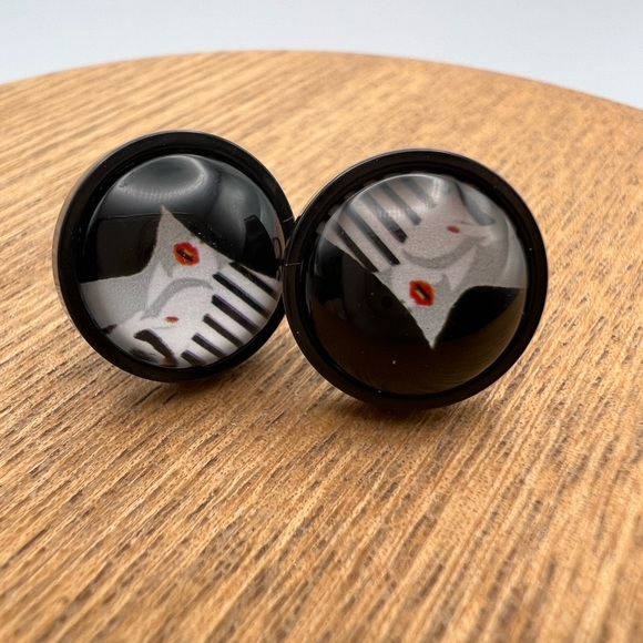Classic Edgy Round Stud Earrings - Retro Stylish Stud Earrings set of two - Picture 12 of 13